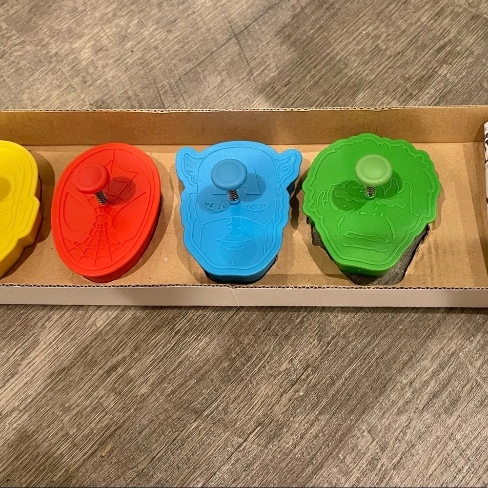 Williams Sonoma Marvel Cookie Cutters set of 4 in box